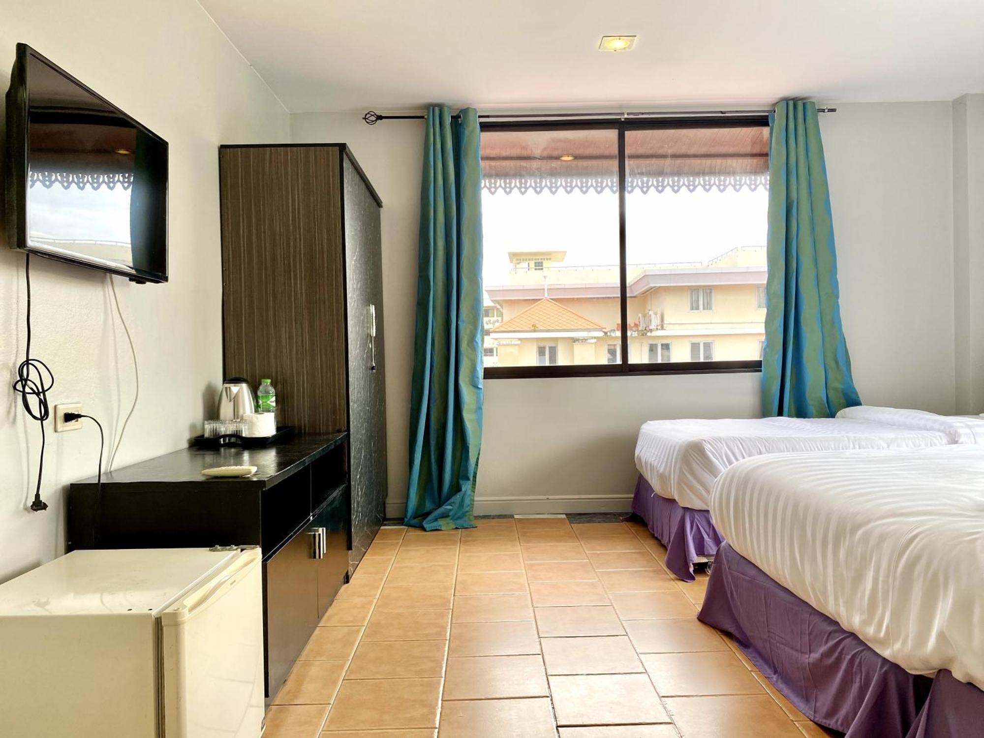 Beachwalk Minotel Patong Ngoại thất bức ảnh