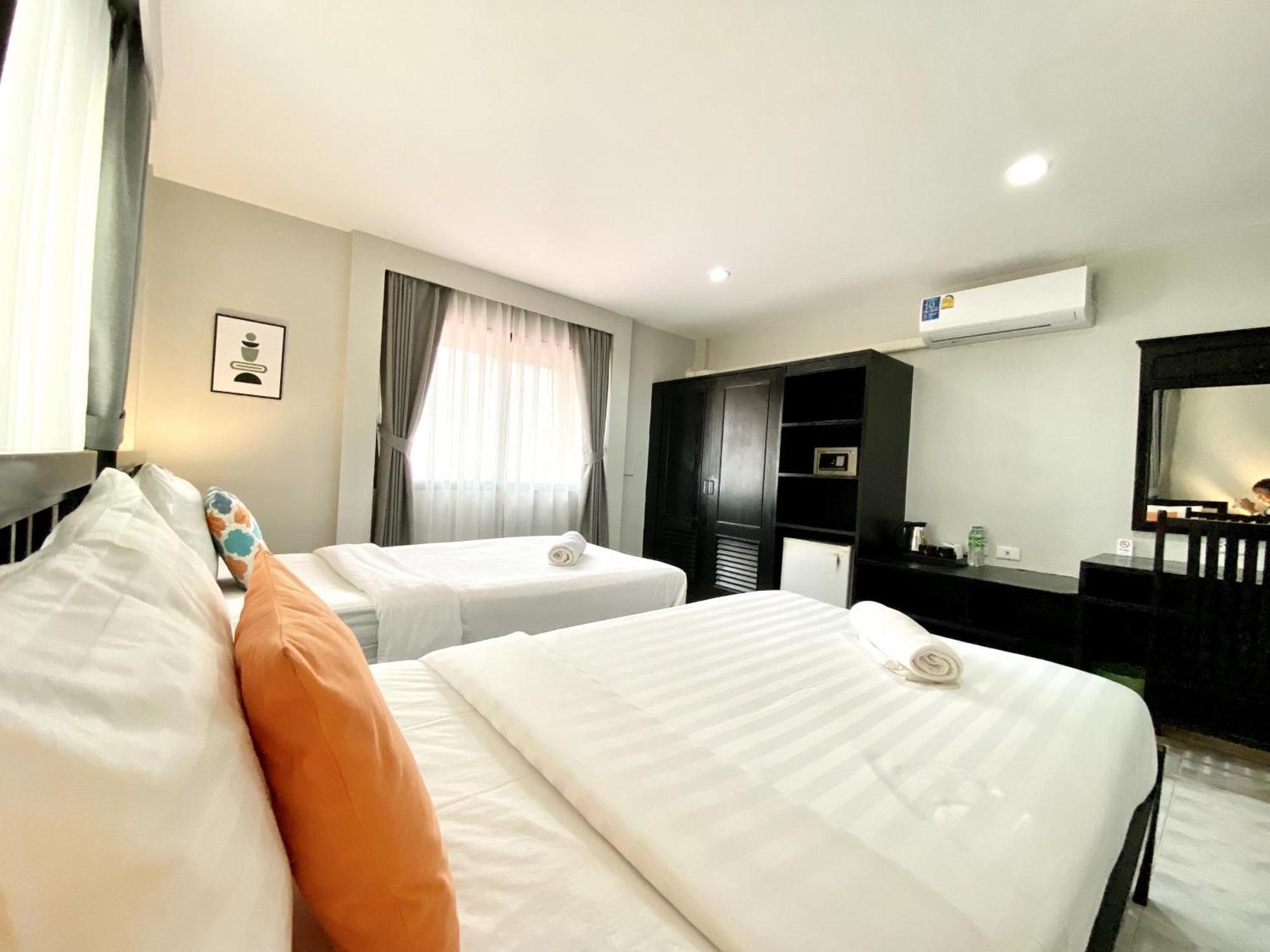 Beachwalk Minotel Patong Ngoại thất bức ảnh